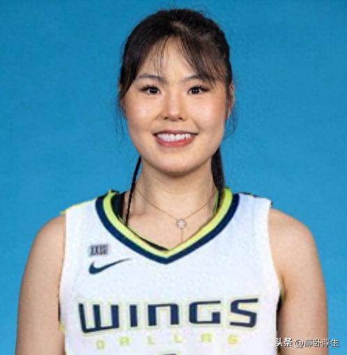 包含李月汝回应11分9板:教练让我做自己练三分是想拉开空间的词条