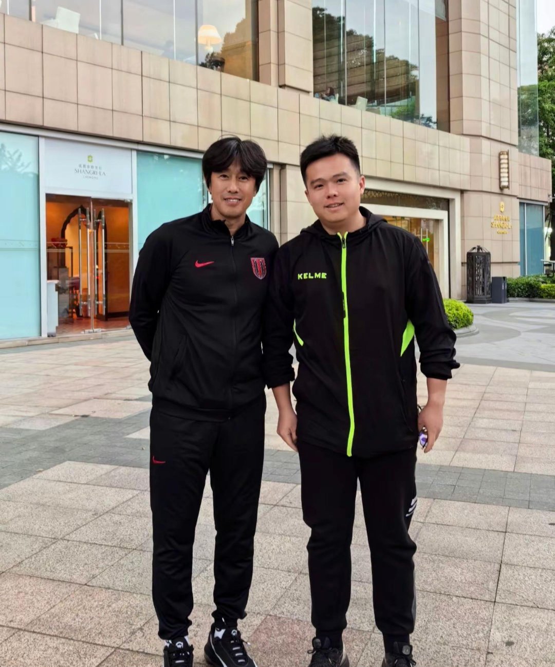 包含成都蓉城本轮刚战胜国安！就要跟法甲少帅签合同，徐正源已同意的词条