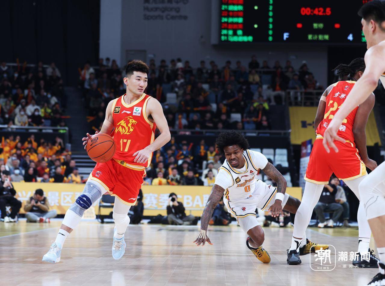 浙江男篮遇强对手，备战下一场比赛